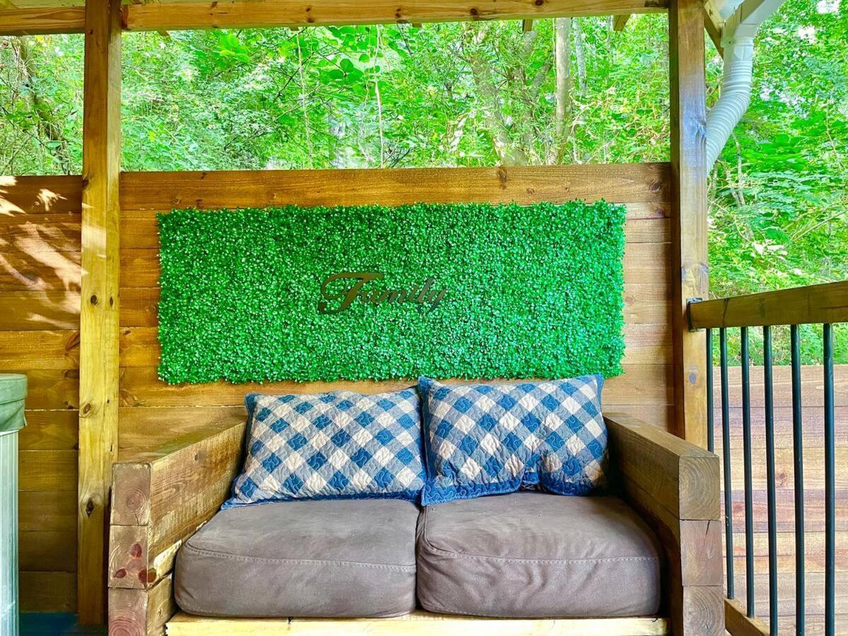 New Tiny Cabin Hot Tub Firepit Fenced Yard Севьервилл Экстерьер фото